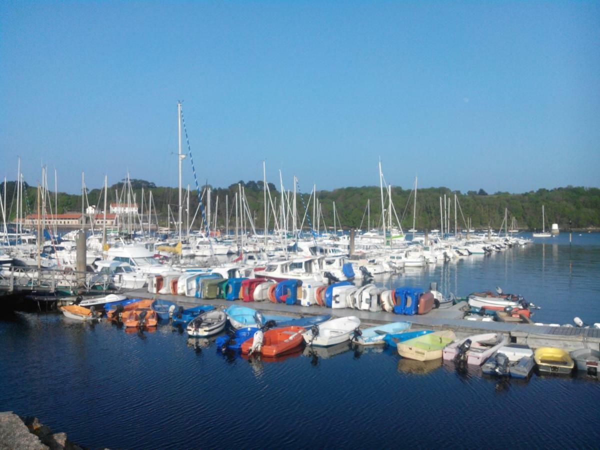 Gite De La Mer Sur Le Port De Plaisance De Lezardrieux Bretagne Exteriör bild